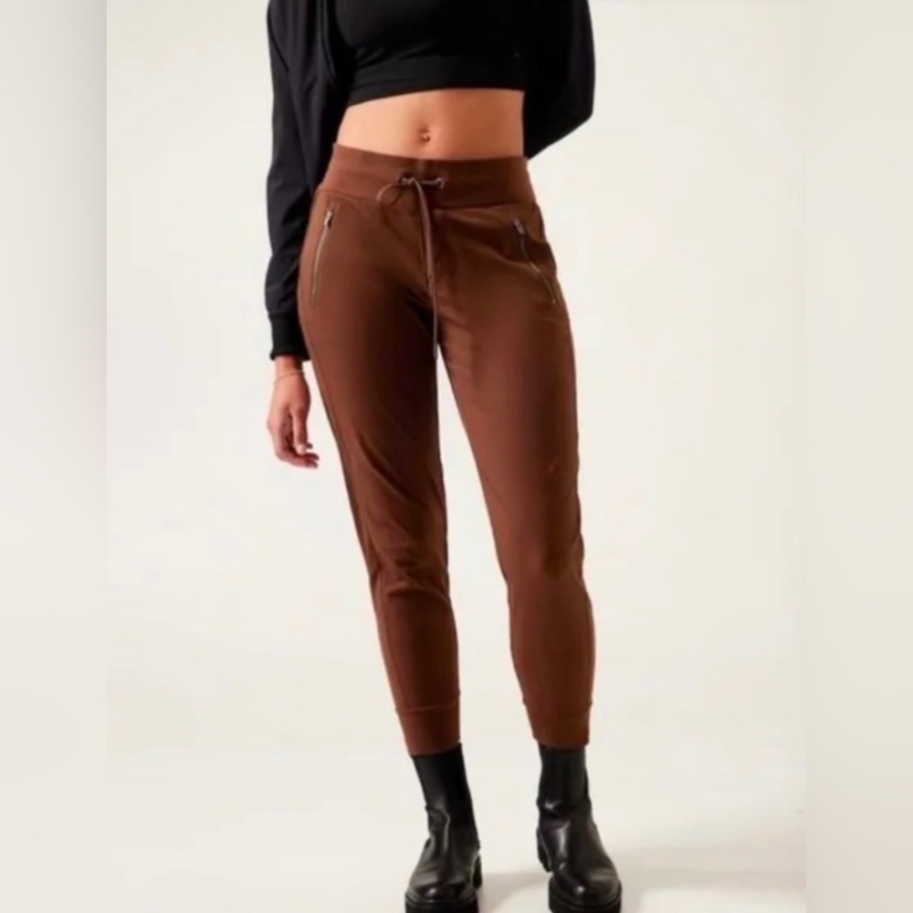 Athleta Trekkie North High Rise Jogger Brown 8